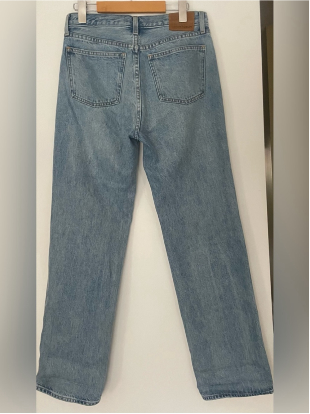 Aritzia Denim Forum 90s Boy Loose Jean Mid Rise Light Wash Size 27 - Picture 3 of 7